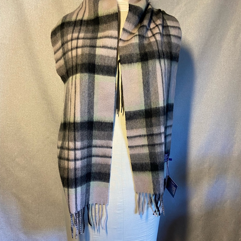 Ballantrae Edinburgh Lambswool scarf. Brand New with tag